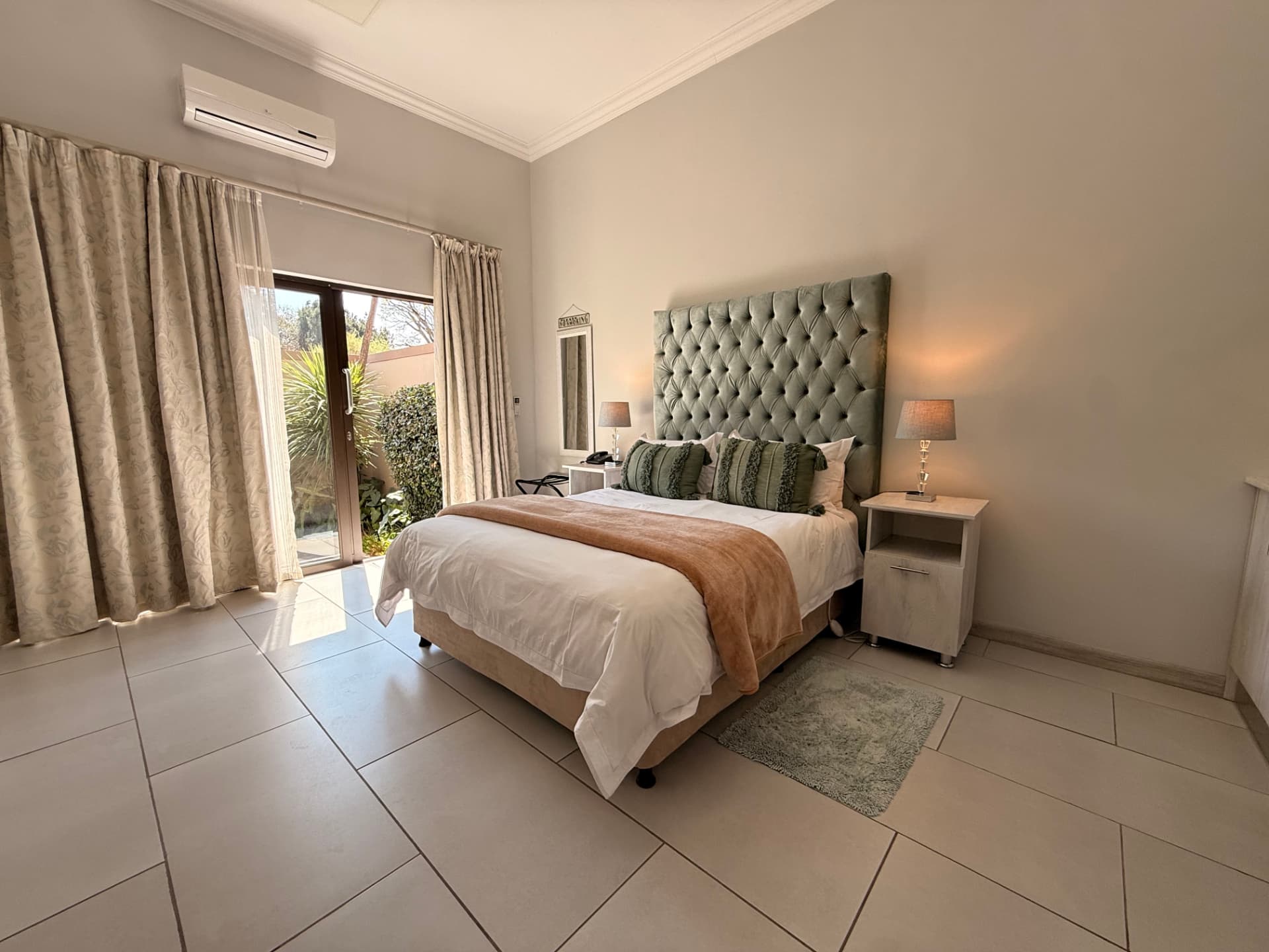 Standard Suite — photo 3 of 8