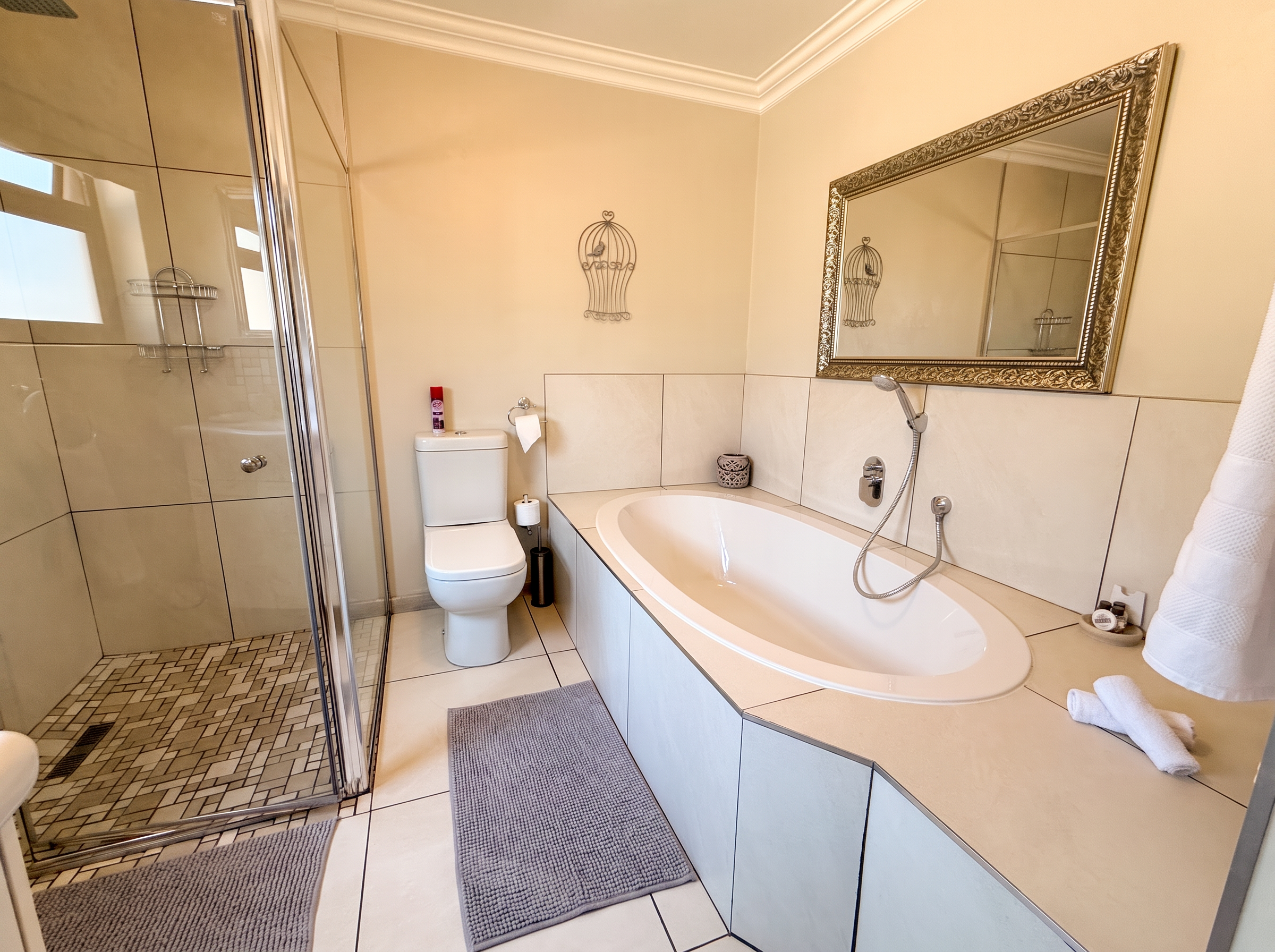 The Fountain Apartment — photo 8 of 8